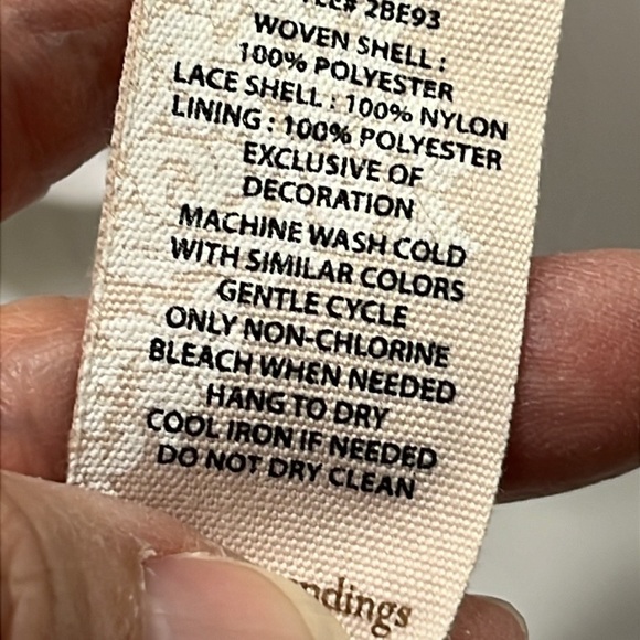 SOFT SURROUNDINGS "Villette" Boho WHT Lace Handkerchief Wrap Stitch Trim Maxi L - Picture 13 of 16